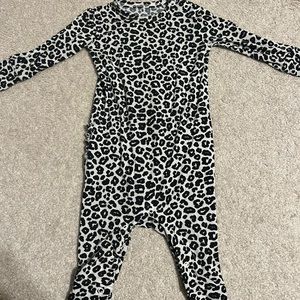 Posh Peanut 12-18 romper